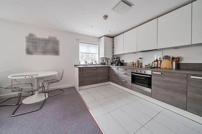 2 Bedroom Flat For Sale In Cardew Court, Bracknell, Berkshire, RG12