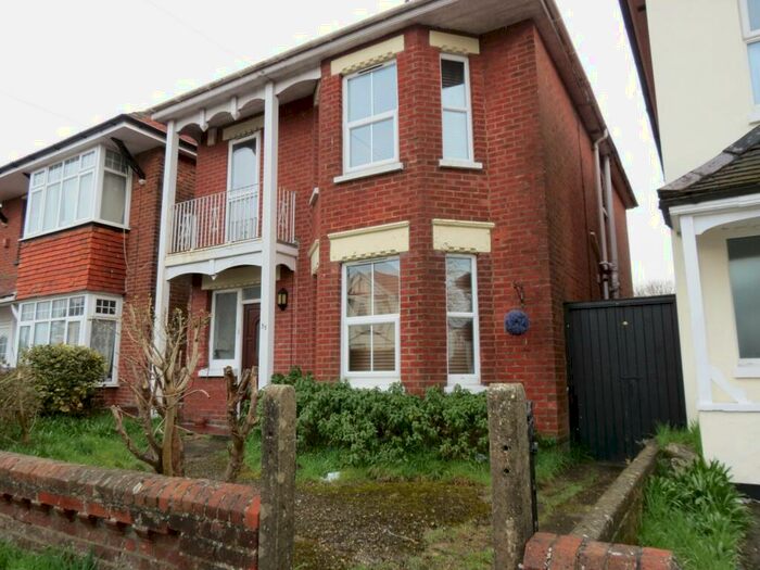 6 Bedroom House To Rent In Bedroom Detached House In Winton, BH9