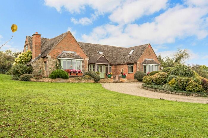 4 Bedroom Detached House To Rent In Evesham Road, Broadway, WR12