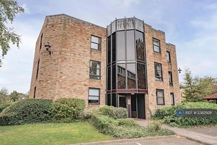 2 Bedroom Flat To Rent In Broadmeadows, Cambridge, CB4