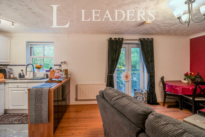 2 Bedroom Apartment To Rent In County Place, Chelmsford, CM2