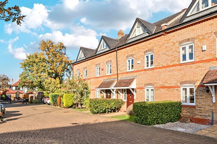 3 Bedroom Terraced House For Sale In Sovereign Mews, Barnet, EN4
