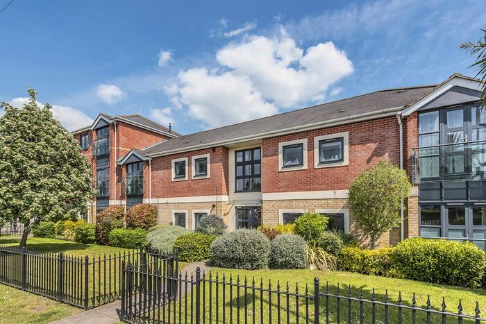 2 Bedroom Flat To Rent In Bonham Court, Robinhood Lane, Winnersh, RG41