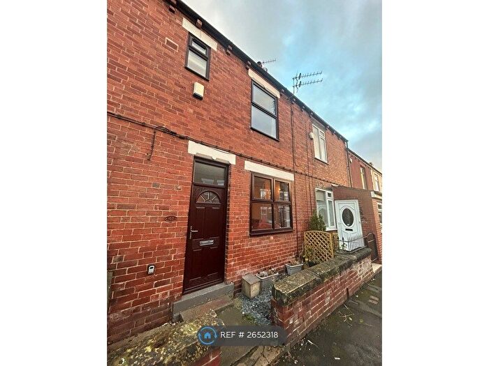 4 Bedroom Terraced House To Rent In Strawberry Avenue, Garforth, LS25