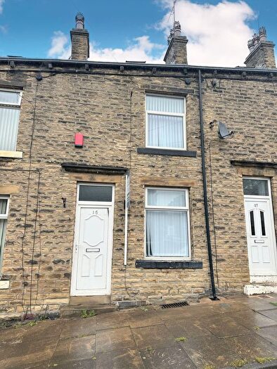 3 Bedroom Terraced House To Rent In Gladstone View, Halifax, HX3