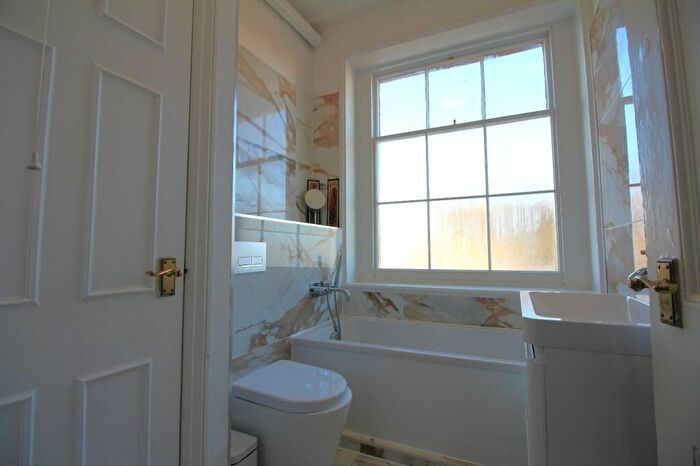 2 Bedroom Apartment To Rent In Lansdown Crescent, Cheltenham, Gloucestershire, GL50