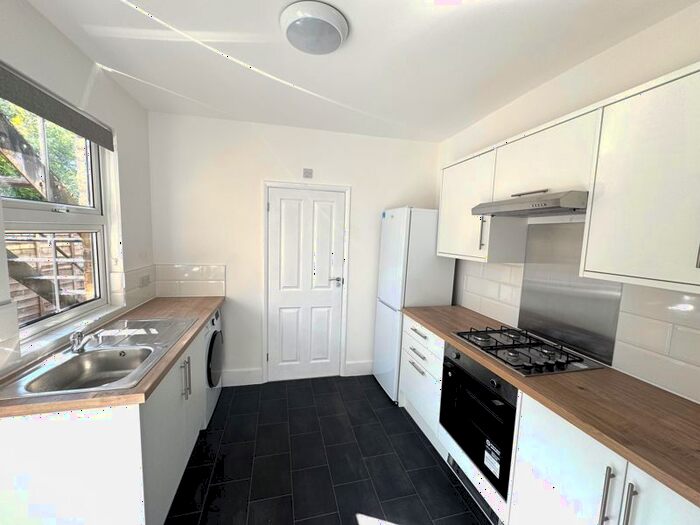 1 Bedroom Flat To Rent In Norwood Road, Southall, Norwood Green, UB2