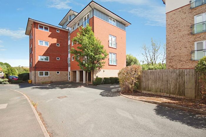 1 Bedroom Flat For Sale In Kempton Drive, Warwick, CV34