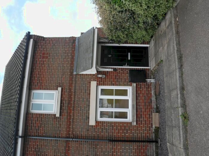 3 Bedroom Town House To Rent In Oakwood Mews, Lowestoft, NR32