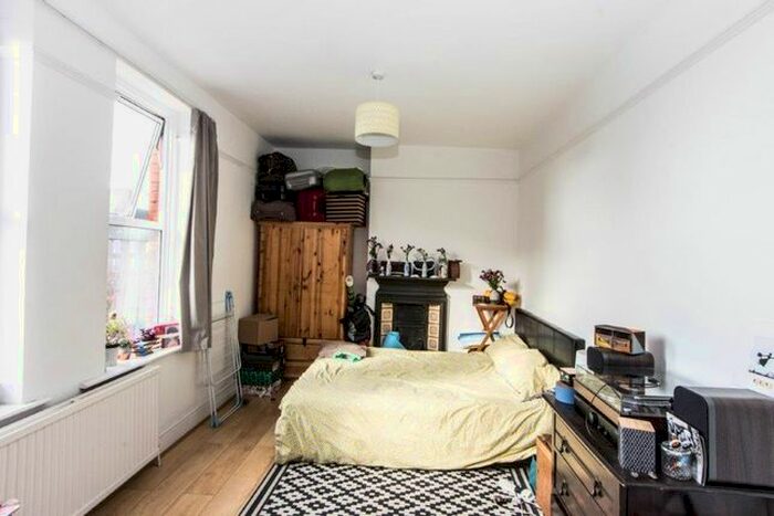 Studio To Rent In Holloway Road, Islington, London, N7