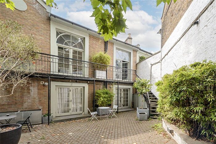 3 Bedroom End Of Terrace House To Rent In Trinity Mews, London, W10