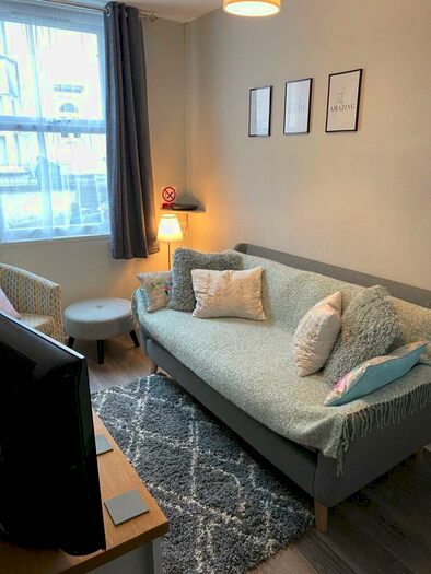 3 Bedroom Terraced House To Rent In Caellepa, Bangor, Gwynedd, LL57