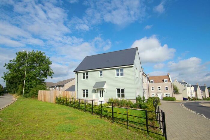 3 Bedroom Semi-Detached House To Rent In Cowleaze, Ridgeway Farm, Swindon, SN5