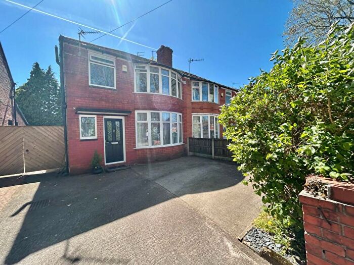 3 Bedroom Semi-Detached House For Sale In Parsonage Road, Withington, M20