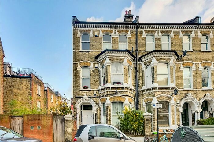 3 Bedroom Flat To Rent In Mayflower Road, London SW9