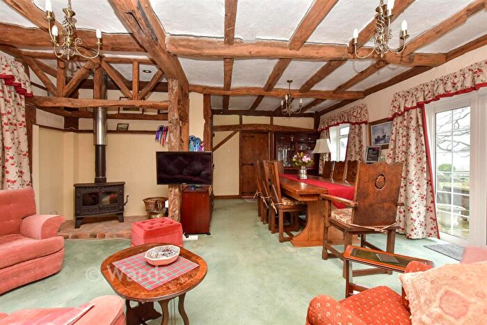 4 Bedroom Detached Bungalow For Sale In Wood Hill, Meopham, Kent, DA13