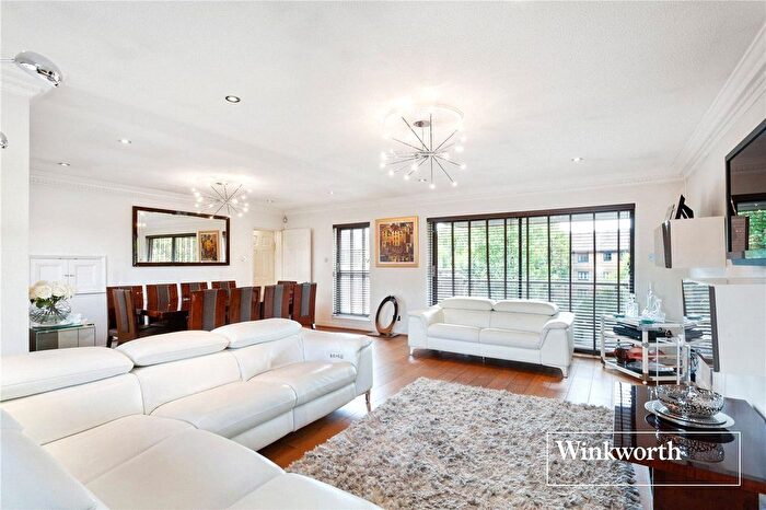 4 Bedroom Flat To Rent In Spencer Close, Finchley, London, N3