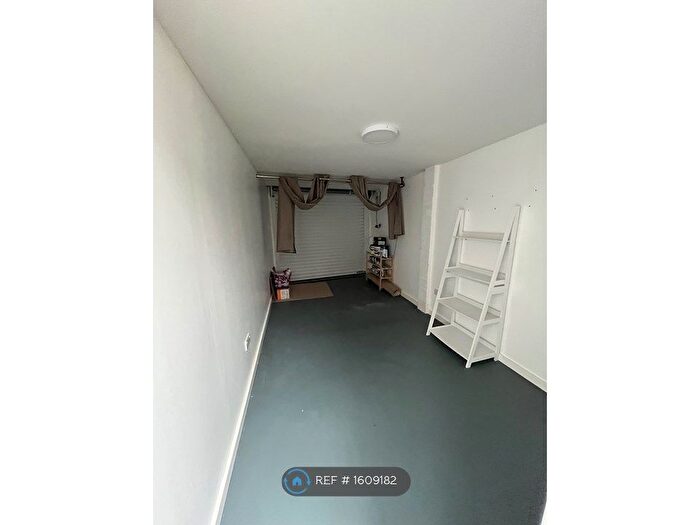1 Bedroom Maisonette To Rent In Elgin House, Hitchin, SG4