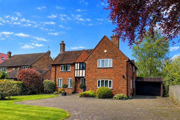 5 Bedroom Detached House For Sale In Gregories Road, Beaconsfield, HP9