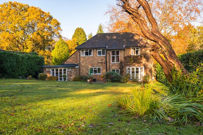 4 Bedroom Detached House For Sale In Valley Way, Gerrards Cross, Buckinghamshire, SL9