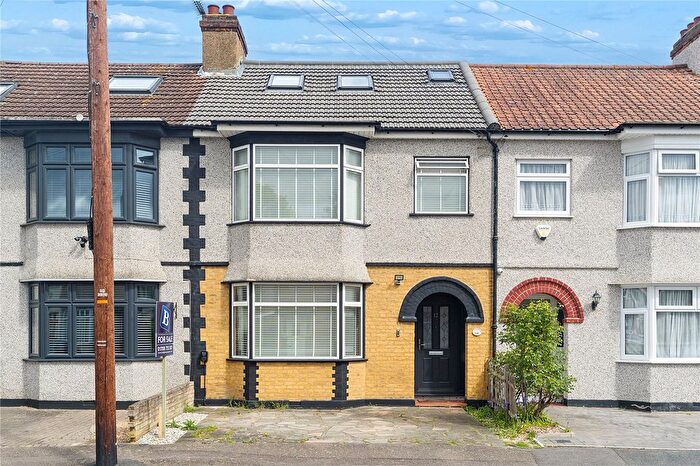 4 Bedroom Terraced House For Sale In Norwood Avenue, Romford, RM7