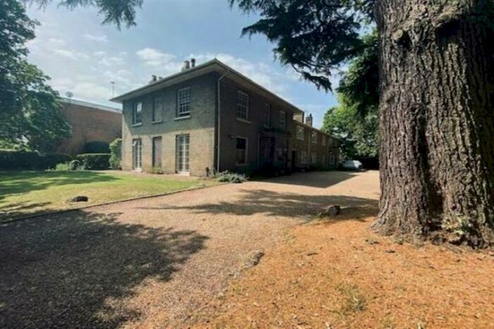 2 Bedroom Flat To Rent In Anglesea Road, SO15