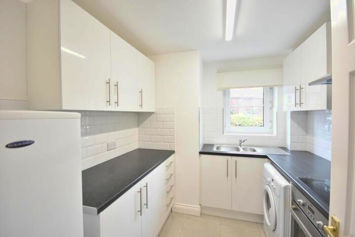 2 Bedroom Flat To Rent In Sandringham Road, Gosforth, Newcastle Upon Tyne, NE3