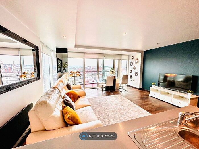 2 Bedroom Flat To Rent In Albion St, Leeds, LS2