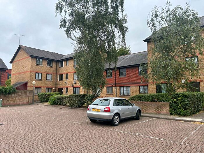 2 Bedroom Apartment To Rent In Albion Street, Canada Water, London, SE16