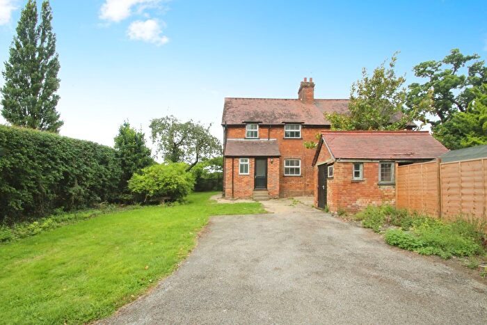 3 Bedroom Semi-Detached House To Rent In Bourton, Buckingham, MK18