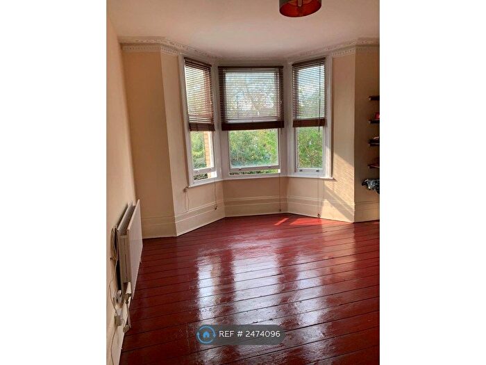 2 Bedroom Flat To Rent In East Dulwich Road, London, SE22