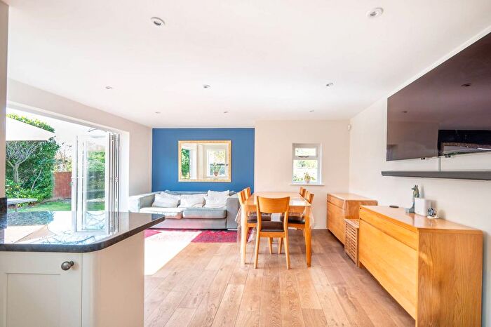 4 Bedroom Detached House For Sale In Chauntry Road, Maidenhead, SL6