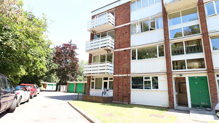 2 Bedroom Flat To Rent In Bath Road, Reading, RG1