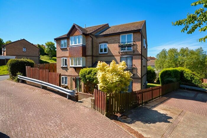 1 Bedroom Flat For Sale In Blenheim Drive, Dover, CT16
