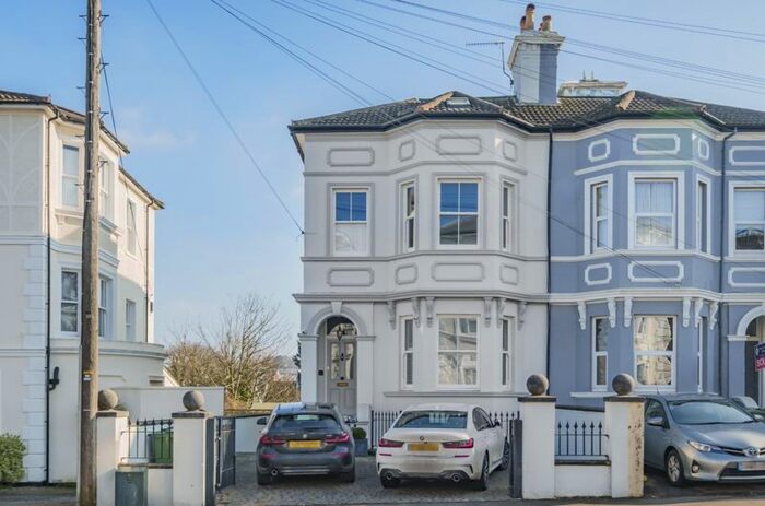 4 Bedroom Semi-Detached House To Rent In Upper Grosvenor Road, Tunbridge Wells, TN1