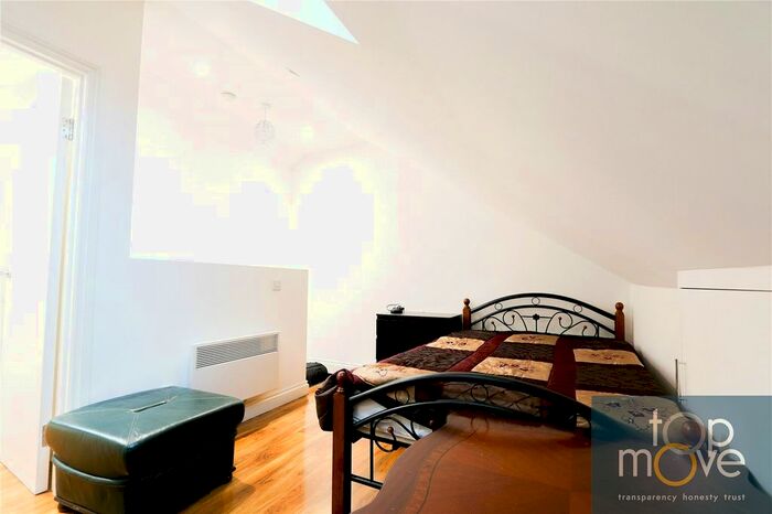 Property To Rent In Coombe Road, Croydon, CR0