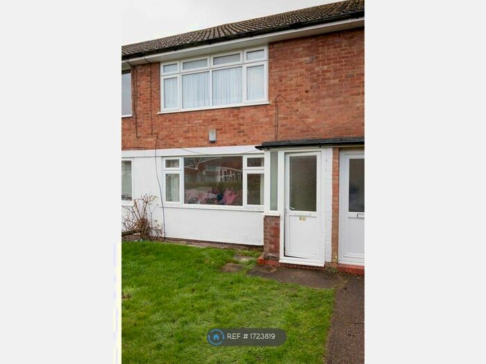 2 Bedroom Maisonette To Rent In Ingram Avenue, Aylesbury, HP21