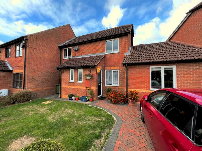 3 Bedroom House To Rent In Mithras Gardens, Wavendon Gate, Milton