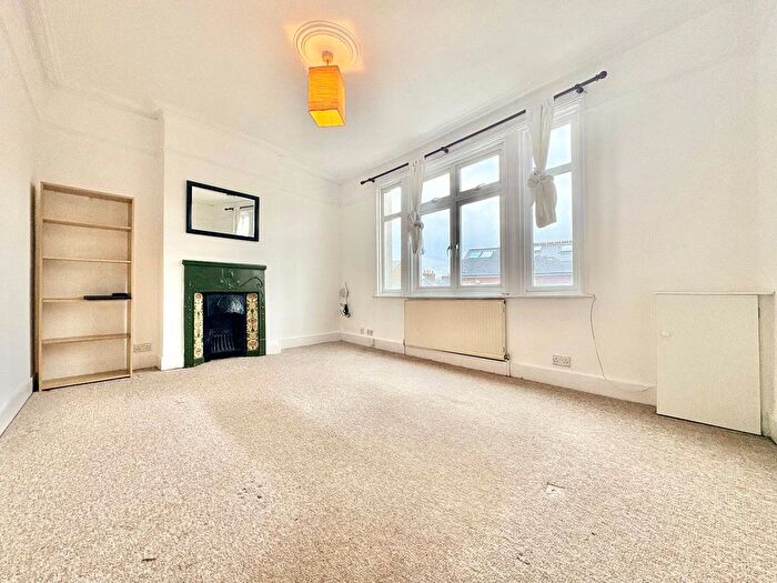 2 Bedroom Maisonette To Rent In Staines Road, Twickenham, TW2