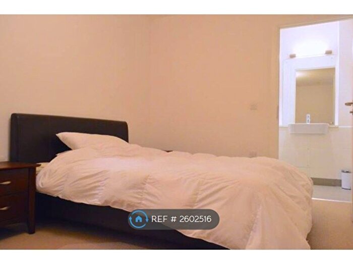 2 Bedroom Flat To Rent In Cotherstone Court, London, E2