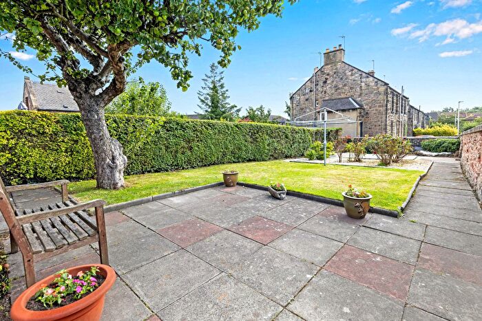 3 Bedroom Flat For Sale In Muirpark, Eskbank, Dalkeith, EH22