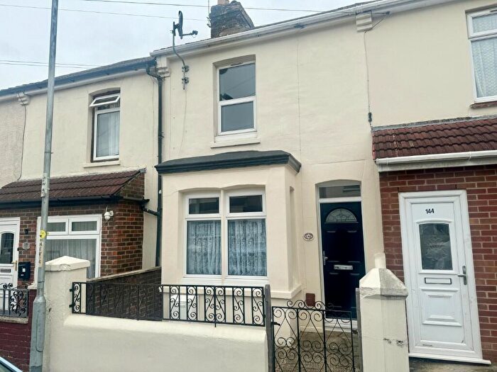3 Bedroom Terraced House To Rent In Milton Road, Gillingham, Kent, ME7
