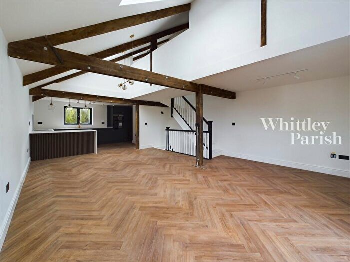 3 Bedroom Semi-Detached House For Sale In Station Road, Burston, IP22