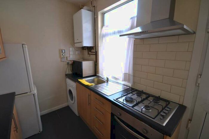 3 Bedroom House To Rent In 155 St Leonards Road, LE2