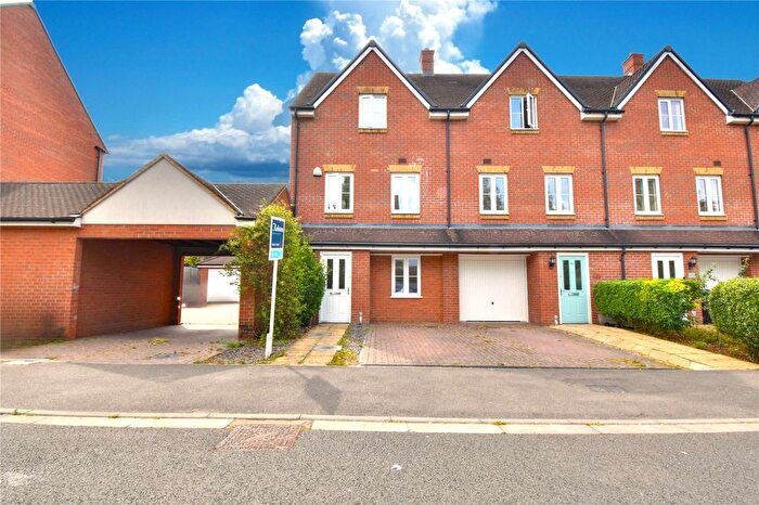 5 Bedroom End Of Terrace House To Rent In Three Valleys Way, Bushey, Hertfordshire, WD23