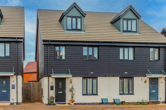 3 Bedroom Semi-Detached House For Sale In Robin Grove, Wymondham, NR18