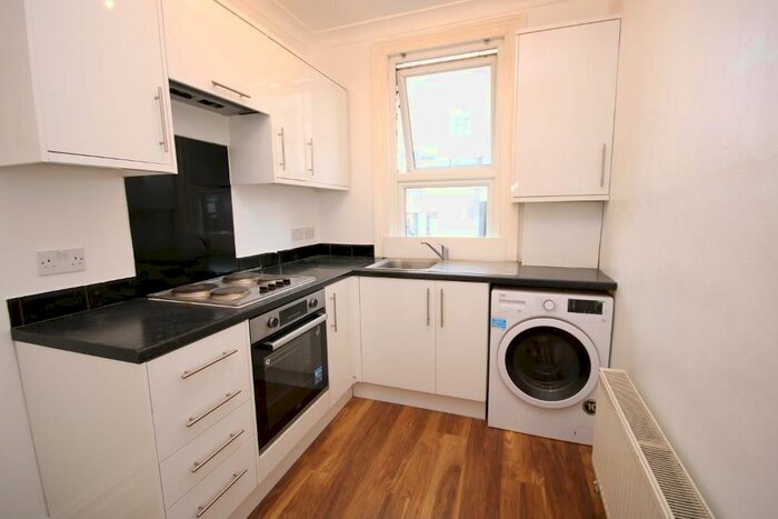2 Bedroom Flat To Rent In Manor Park Crescent, Edgware, Middlesex, HA8