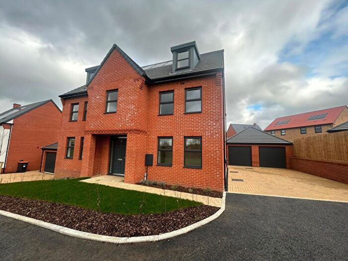 5 Bedroom Property To Rent In Hawking Meadow, Leighton Buzzard, LU7