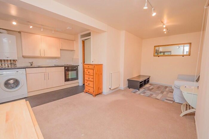 Studio To Rent In Coromandel Heights - Lansdown, BA1