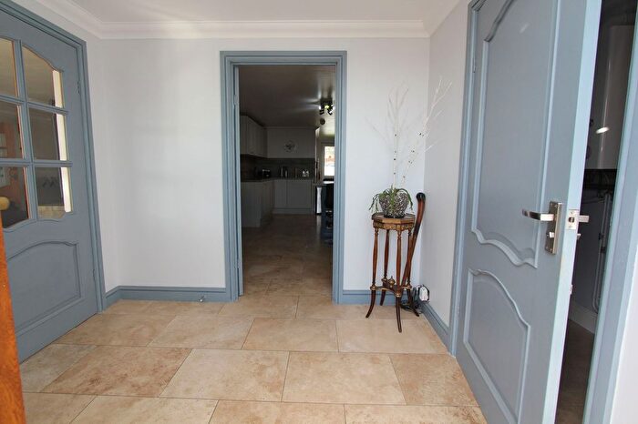 4 Bedroom Detached Bungalow For Sale In South View, Rhoose, CF62